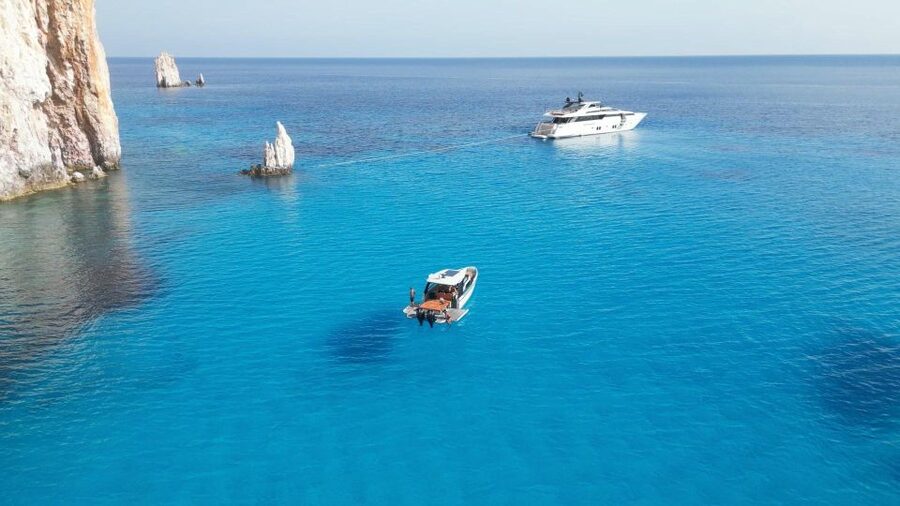 Paros: Private Paros and Antiparos Luxury Speedboat Tour - What the reviews suggest about the experience