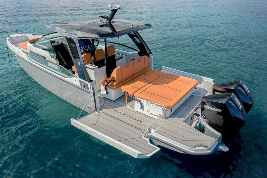 Paros: Private Paros and Antiparos Luxury Speedboat Tour - Despotiko combines lunch with archaeology