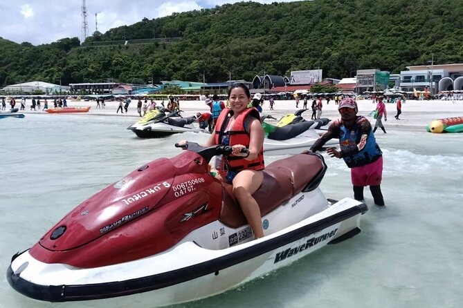 Pattaya Coral Island speed boat with lunch from Bangkok - Lunch and the practical beach setup