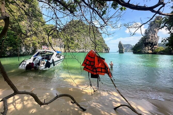 Phang Nga Bay Blitz to James Bond Island by Speedboat from Krabi - A fast start from Nopparat Thara Pier