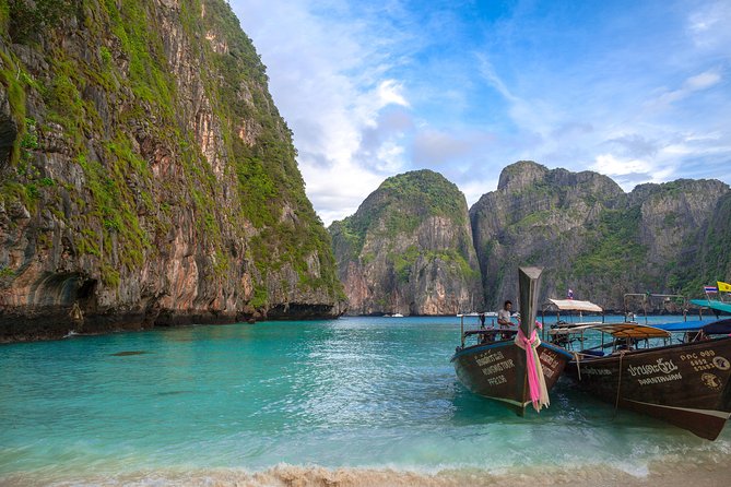 Phi Phi 6: Amazing trip by speedboat, start at Sunrise - What the boat and group size mean