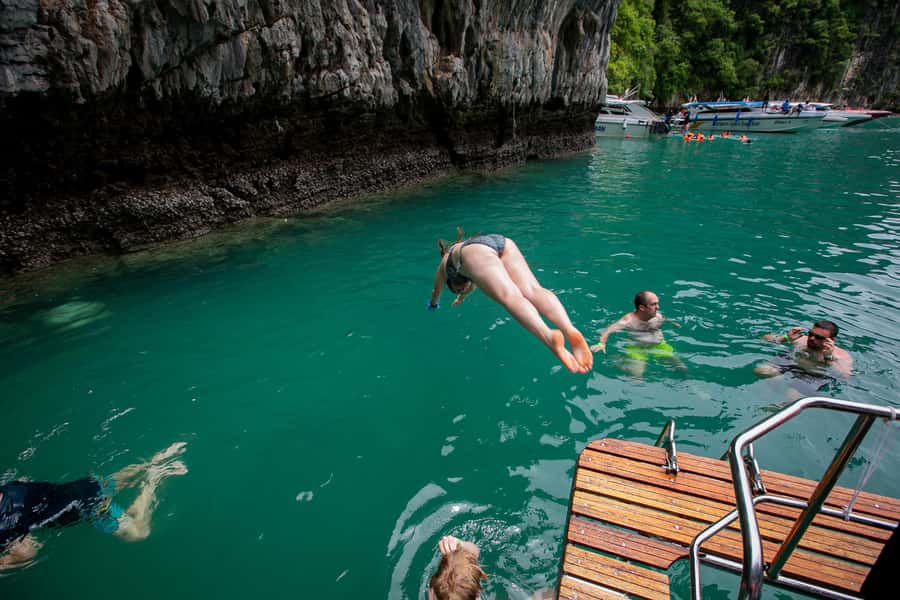Phi Phi: 7 Islands Speed Boat Tour with Sunset and Plankton - Key points at a glance