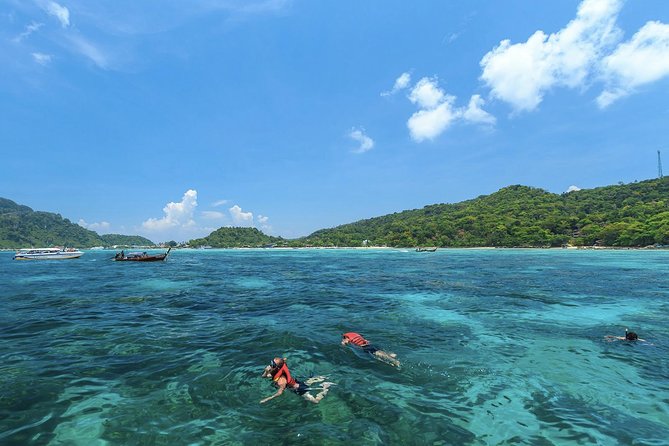 Phi Phi Don & Phi Phi Leh Sunset Trip by Arisa Speed Boat - Lunch, fruit, and the practical details that matter