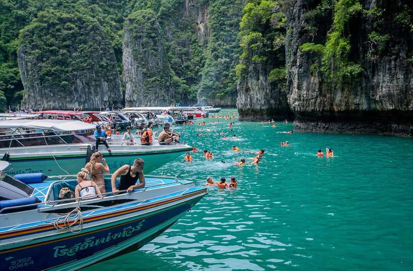 Phi Phi: Early Morning Speed Boat to Maya Bay - Maya Bay gets the longest stop