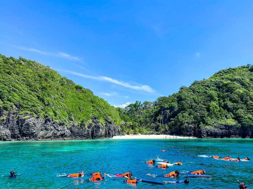 Phi Phi Highlight: Full-Day Island by Speedboat or Catamaran - Picking between the speedboat and catamaran
