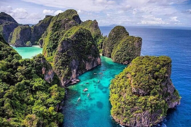 Phi Phi, Maya and Bamboo Islands Day Tour by Speedboat in Krabi - Maya Bay is famous for good reason
