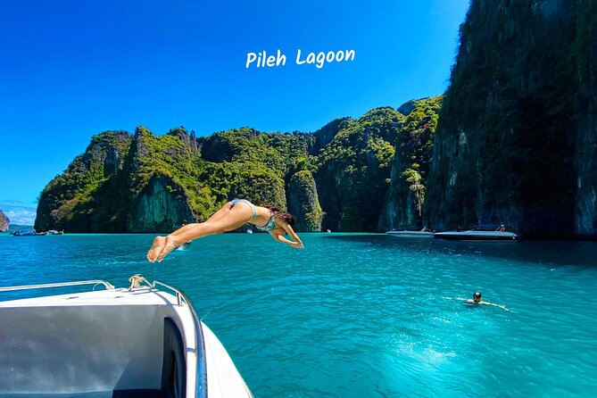 PHI PHI & MAYA & BAMBOO Premium Catamaran Max 28 pax - Catamaran comfort and group size