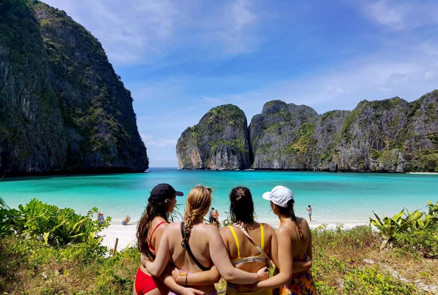 Phi Phi: Private Speedboat Tour with Maya Bay and Snorkel - Four hours or six hours?