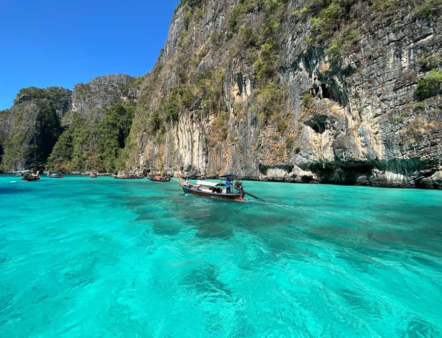 Phi Phi: Sunrise & Beat The Crowds to Maya Bay by Speedboat - Why the 6 a.m. start matters at Maya Bay