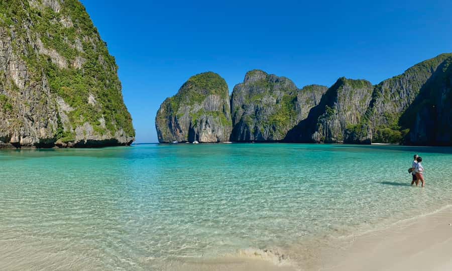 Phi Phi: Sunrise & Beat The Crowds to Maya Bay by Speedboat - Monkey Bay adds wildlife, with a little caution
