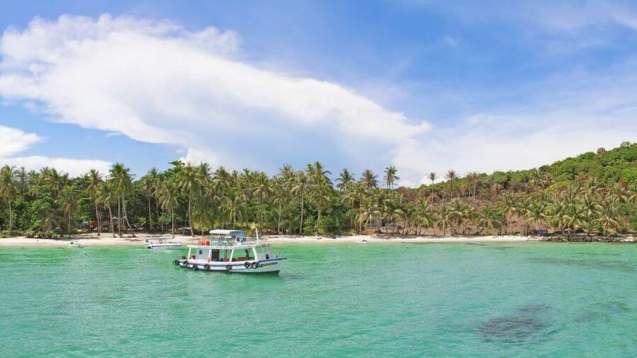Phu Quoc: 4 Island Hopping, Speedboat, Cable Car, Water Park - Gam Ghi Island sets the tone with reef snorkeling