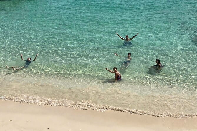 Phu Quoc: Snorkeling and Island Hopping By Speedboat with Lunch - May Rut Island brings beach time and the photo stop