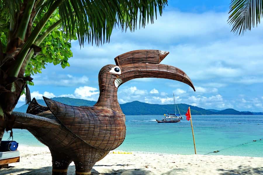 Phuket: Banana Beach Speedboat Island Experience with Lunch - Who will enjoy this island outing most?