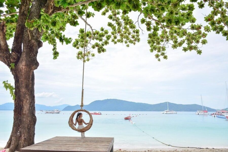 Phuket: Coral Island Day Tour by Speedboat - Lunch at Kahung Beach