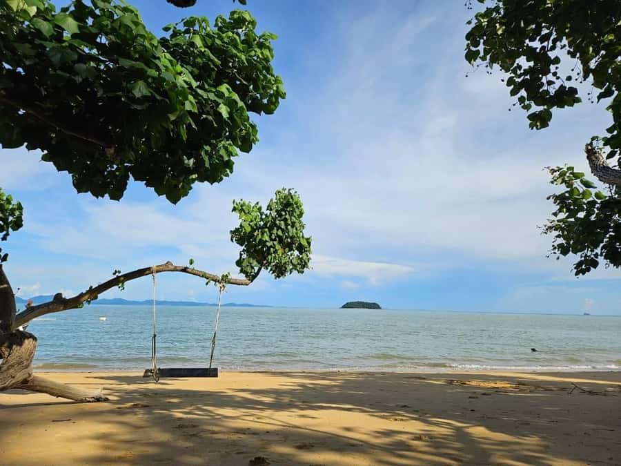 Phuket: James Bond 5 Islands Speedboat Tour with Lunch - What to pack and what to leave behind