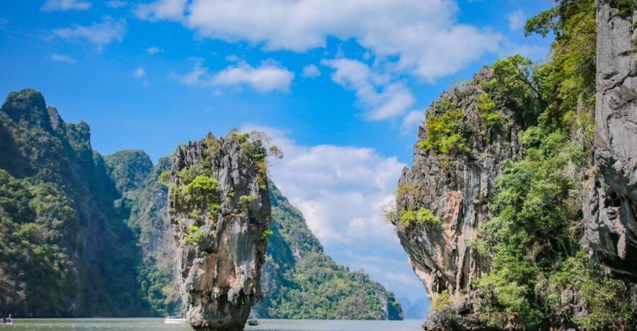 Phuket: James Bond and Laem Haad Beach by Speedboat - Phing Kan Cave and the famous James Bond Island