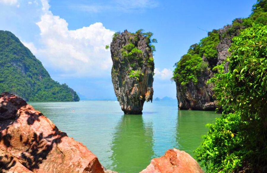 Phuket: James Bond Island Private Speedboat Charter Tour - Koh Pan-Yee and the midday Thai lunch