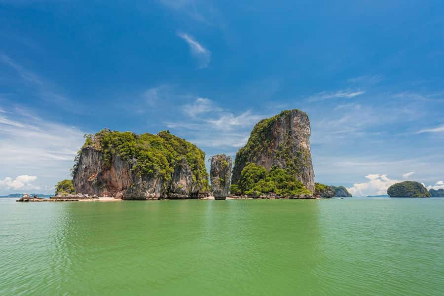 Phuket: Lazy Khao Phing Kan & Yao Islands Speedboat Day Tour - The private beach club and floating water park