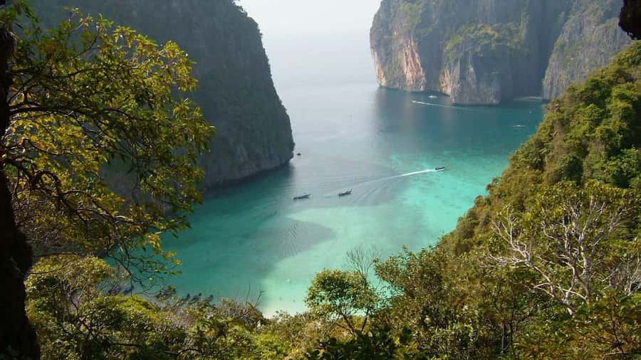 Phuket: Phi Phi Island Sunrise Group Speedboat Tour - Rang Yai: the slower final beach stop
