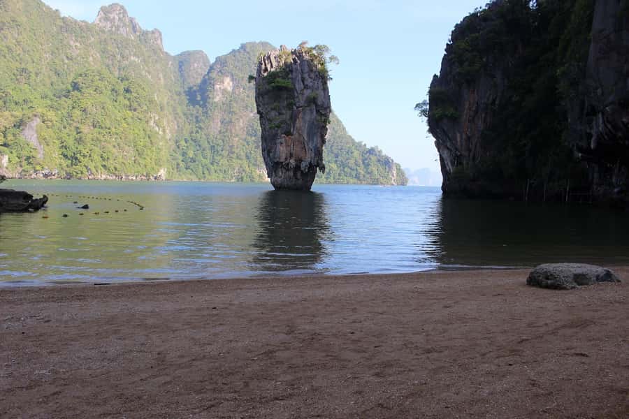 Phuket: Phi Phi & James Bond Island Combo Day Tour w/Lunch - Guides, crew, and the feel of the day