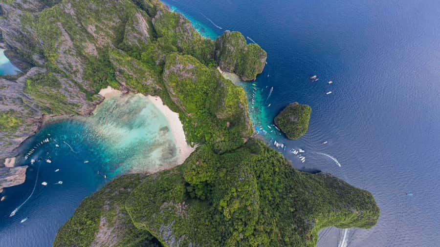 Phuket: Phi Phi Khai or Maiton Island by Speedboat/Catamaran - Khai Island: sand, swimming, and a classic beach stop
