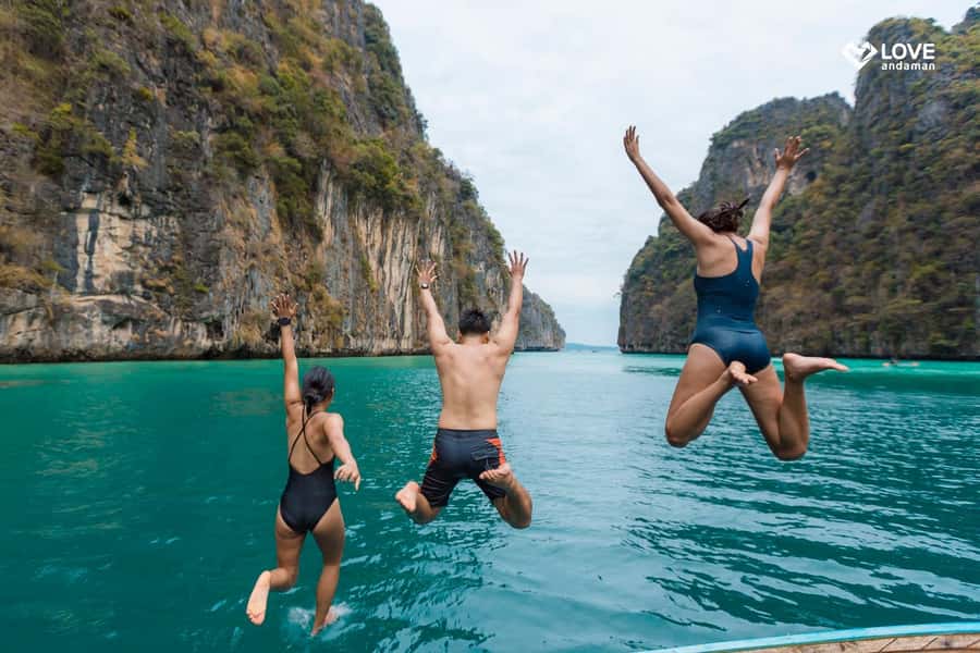 Phuket: Phi Phi Pileh Lagoon Bamboo Island by Speed Boat - Halal lunch and free time at Phi Phi Don