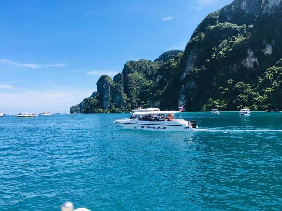 Phuket: Private Luxury Speed Boat to James Bond Island - Lunch and local life at Panyi Village