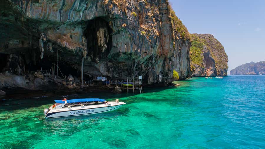 Phuket: Speedboat Day Trip to Phi Phi and Maya Bay - The speedboat ride from Phuket