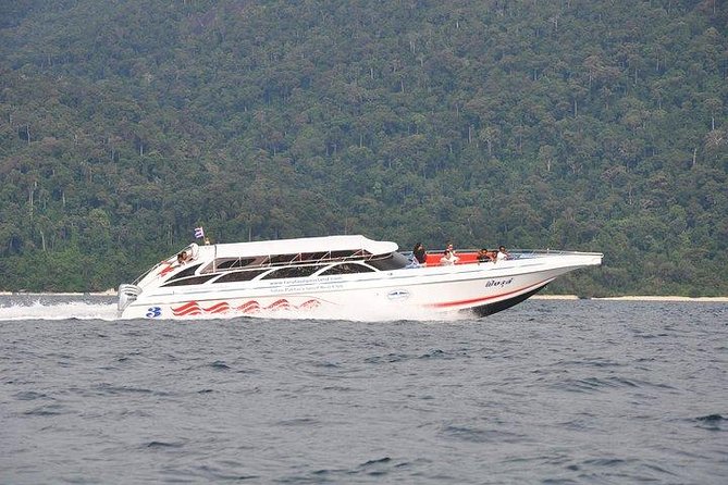 Phuket to Koh Lanta by Satun Pakbara Speed Boat - The Koh Phi Phi stop breaks up the crossing
