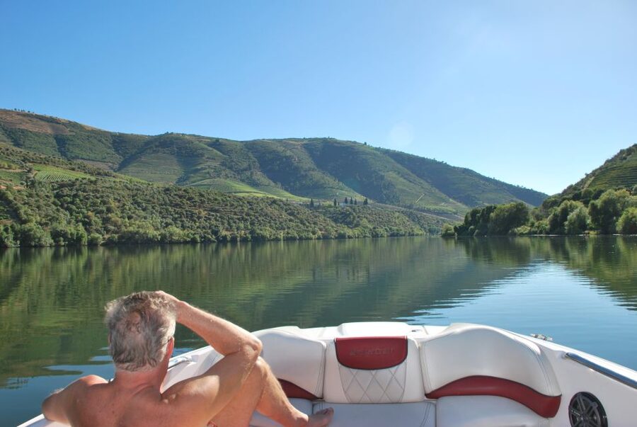 Pinhão: River Douro Speedboat Tour with Water Sports - Key points at a glance