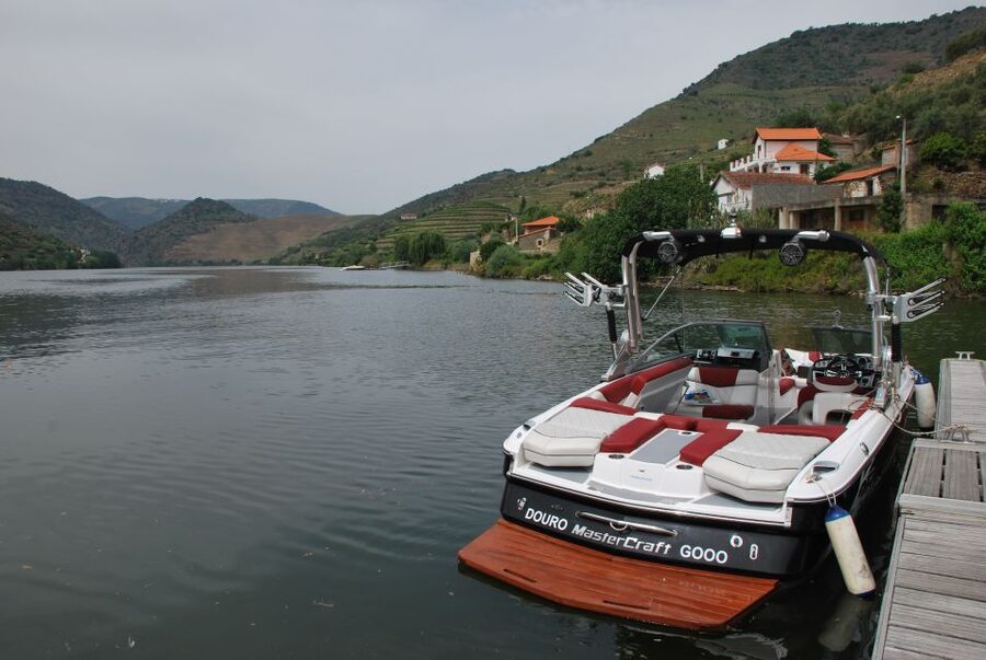 Pinhão: River Douro Speedboat Tour with Water Sports - Leaving Pinhão from the Magnifico Douro Pier