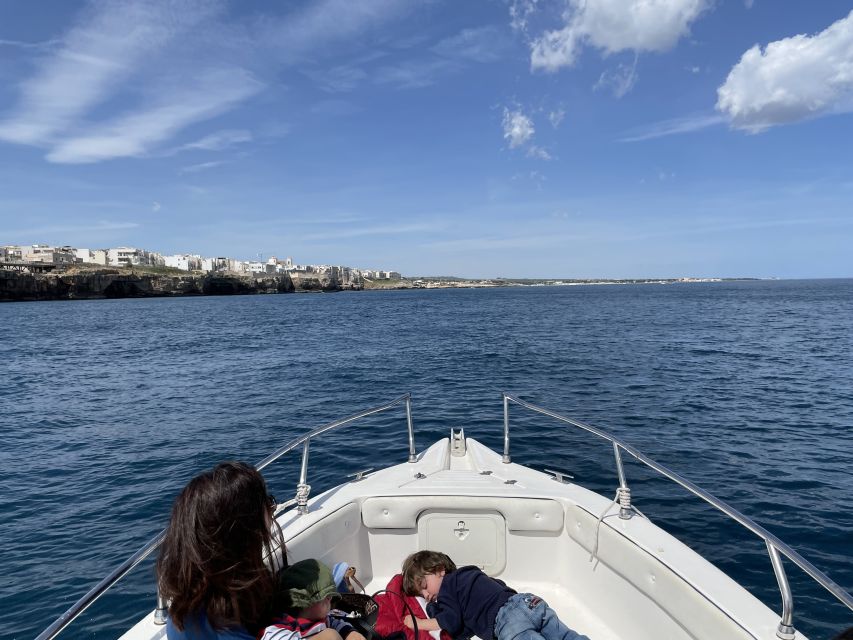 Polignano a Mare: Speedboat Cruise to Caves with Aperitif - Santo Stefano and Grotta Palazzese
