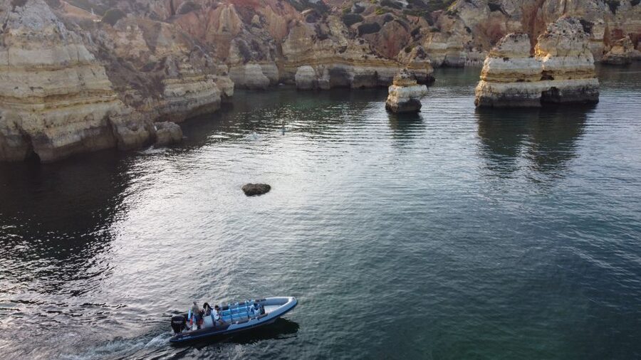 Portimão: Benagil Cave, Marinha Beach Speedboat Tour - Starting in Portimão with a short safety briefing