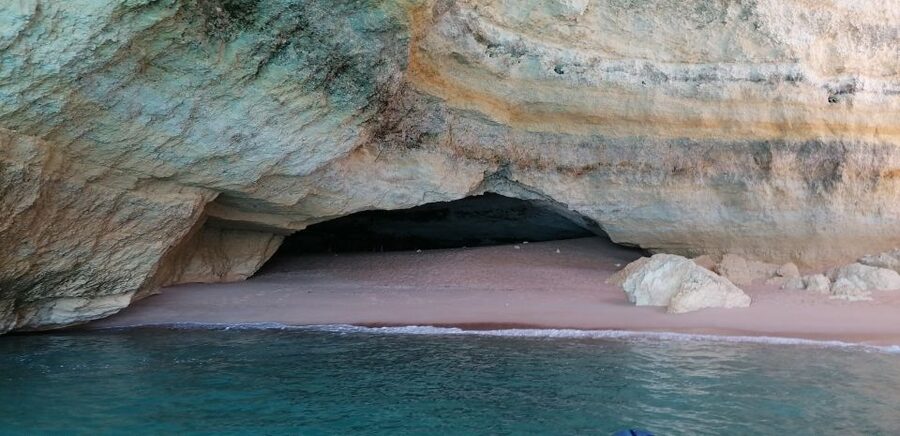 Portimão: Benagil Sea Caves Speedboat Adventure Tour - Ferragudo and its castle from the sea