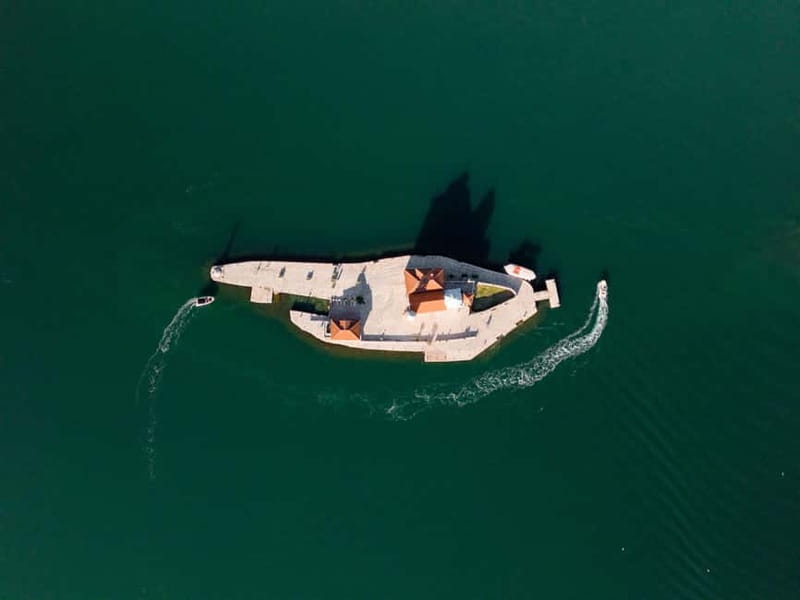 Private 2-hour Our Lady of the Rock & Perast by speedboat - Meeting your skipper at Kotor’s Sea Gate