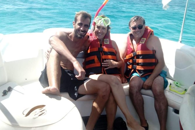 PRIVATE! | 4-hour Speed Boat Trip | Swim With Dolphins, Snorkeling & Island - What the private crew adds