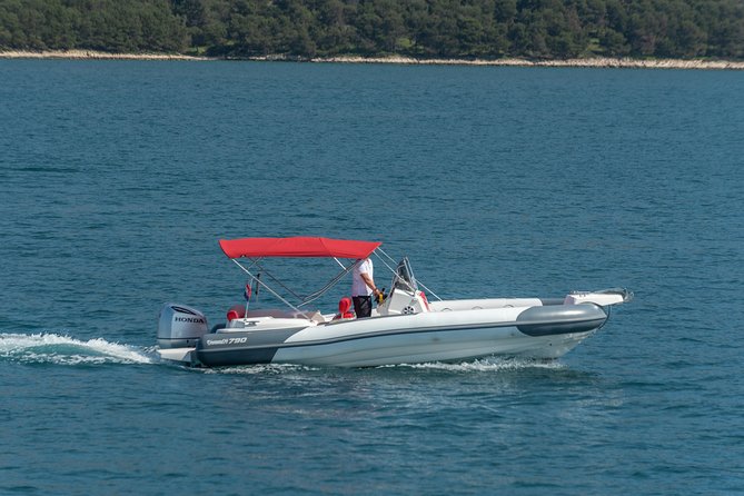 Private Blue Lagoon and island Solta speedboat tour - FULL DAY - Stomorska and the optional two-hour lunch stop