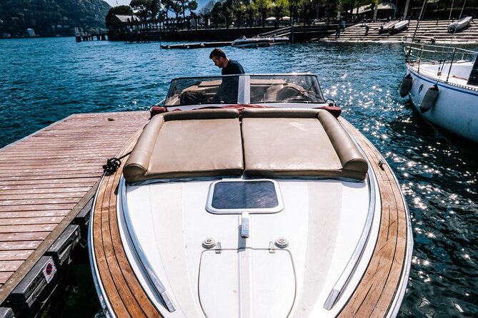 Private Boat Tour with Open Bar Lake Como 7 Pax - What the guide adds to the ride