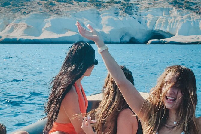 Private Cruise with Speedboat: Kleftiko- Sarakiniko- Sykia cave - Leaving Adamantas and getting oriented