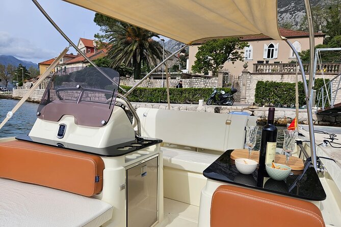 Private Lux 3.5h Speedboat Our Lady of the Rock and Blue Cave - Skippers, local stories, and the feel of the day