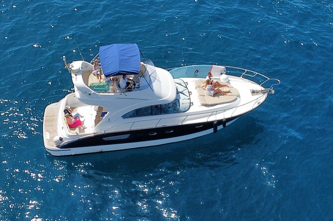 Private Luxury Motor Boat 2, 3 and 4 Hour Charters - The crew makes a big difference