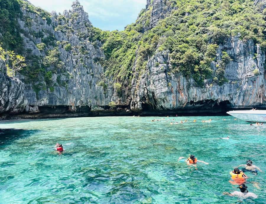 Private Luxury Speed boat to Phi Phi Islands - Getting From Phuket to the Water