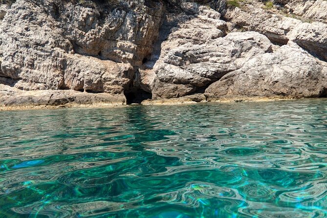 Private luxury speedboat tour-Islands, caves, beaches, snorkeling - Šunj Beach is the simple, easygoing finale