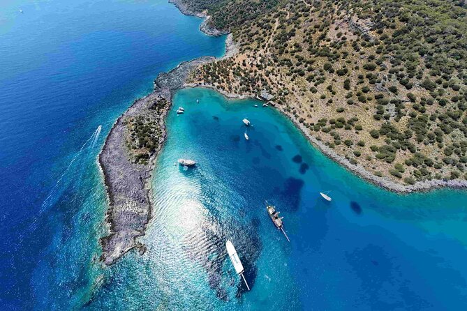Private Oludeniz Speed Boat Tour - Swimming inside Mavi Mağara, the Blue Cave