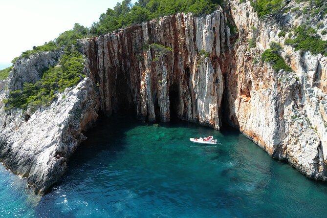 Private Red Rocks and Pakleni Islands beach hopping speedboat tour - Mlini Beach is the final chance to swim