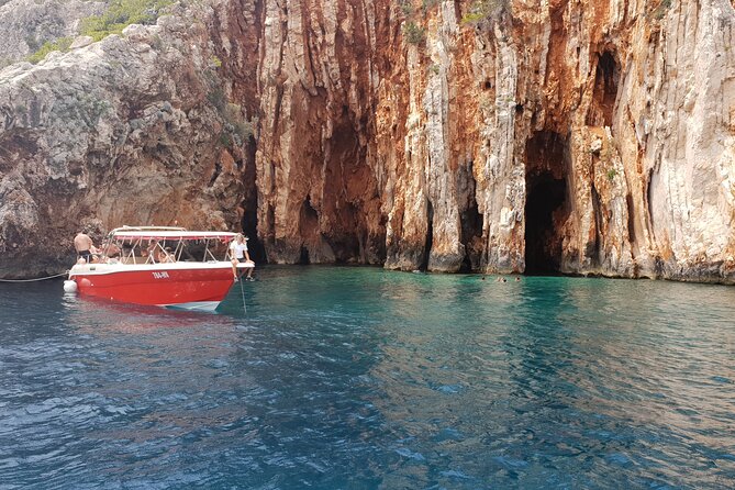 Private Red Rocks and Pakleni Islands beach hopping speedboat tour - Who will enjoy this route most