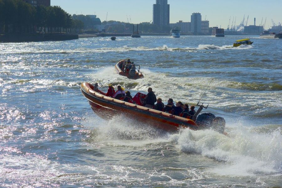Private RIB-experience - The Maas turns into a working port