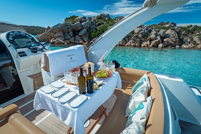 Private Rib Tour La Maddalena archipelago with skipper 4 or 8 hours - Why a private RIB works well here