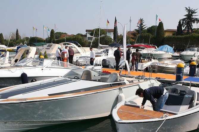 Private Romantic Motorboat Tour From Sirmione - A 10-minute view toward Villa Callas