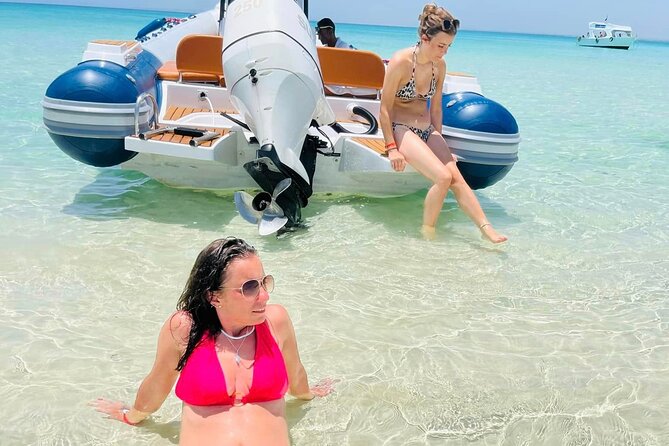 Private Speed Boat 4 Hours to White Island and Dolphin House - A private speedboat changes the feel of a Hurghada day